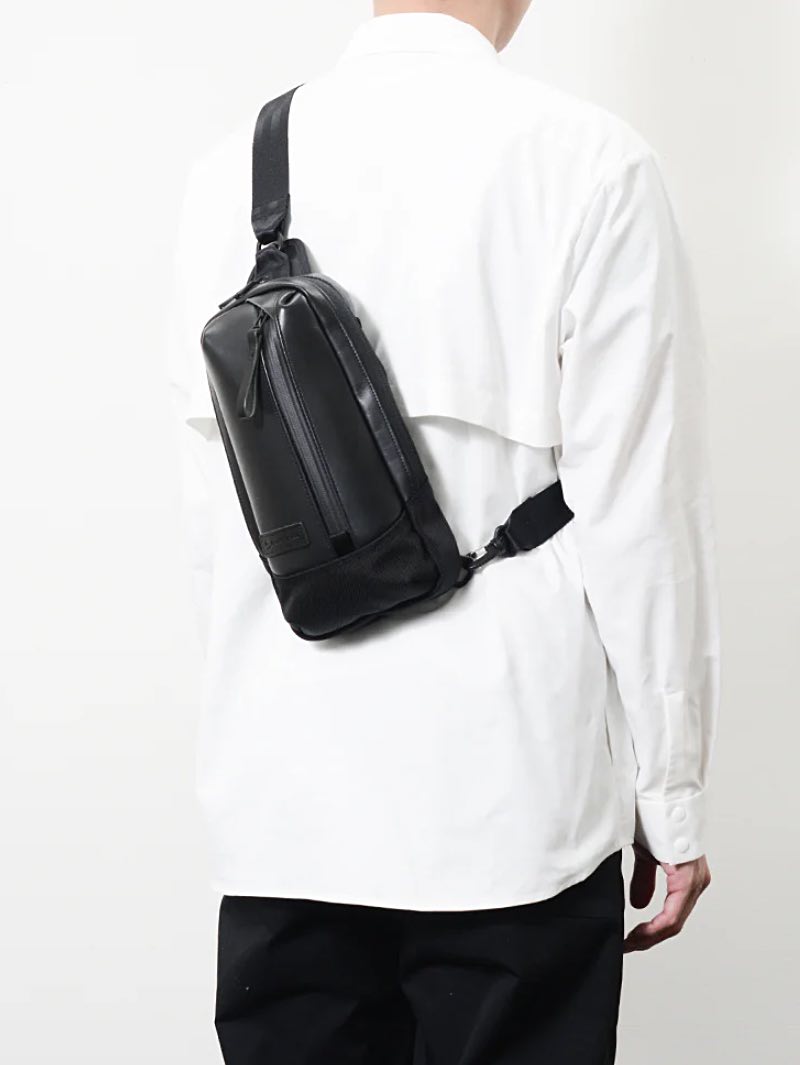 Master-Piece 02484-L slick leather ver. Sling bag Black